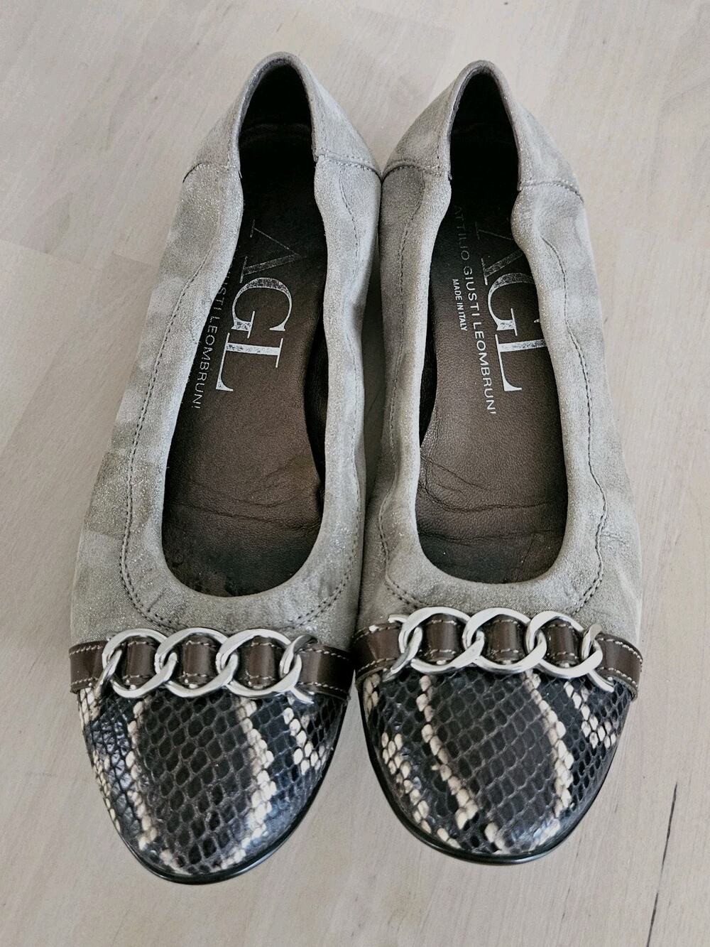 AGL Attilio Giusti Leombruni Tan Suede Ballet Flats Snakeskin Chain EU 38 US 7.5
